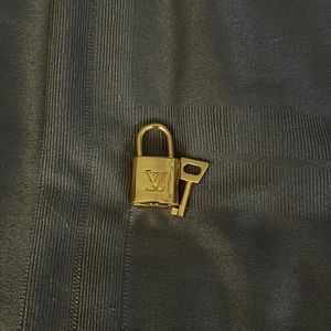 LV LOCK W/ KEY